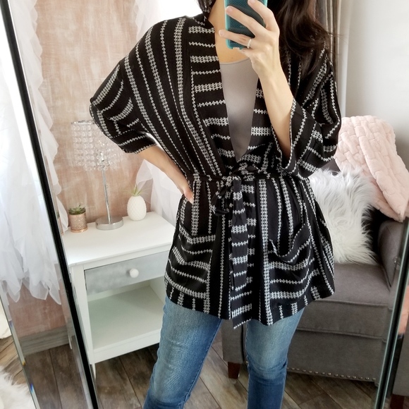SALE Black White Kimono Boho Pocket Layering Cardi - Picture 6 of 8